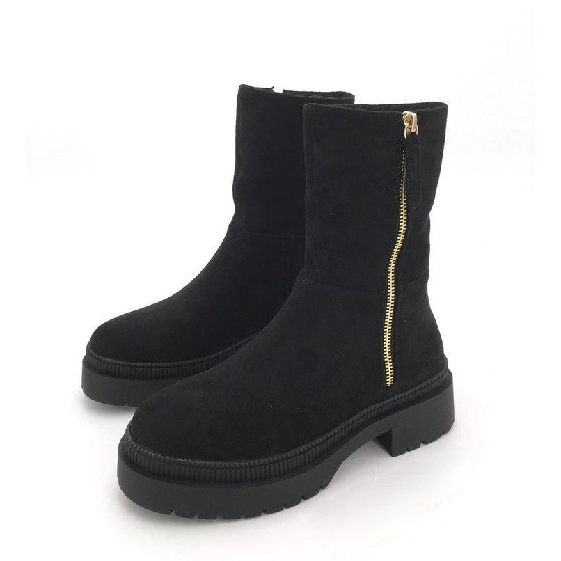 Cozy Black Zipper Boots