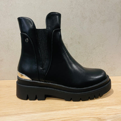 Roxanne Black Boots