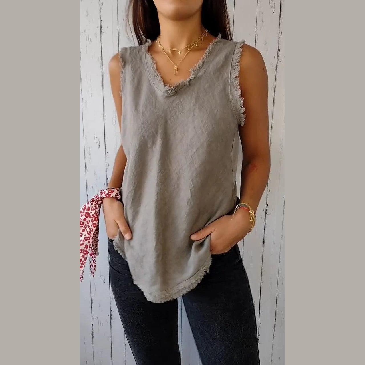 Myriam - V-Neck Vest